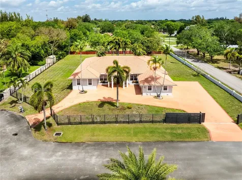 5303 SW 111th Terrace Davie FL 33328
