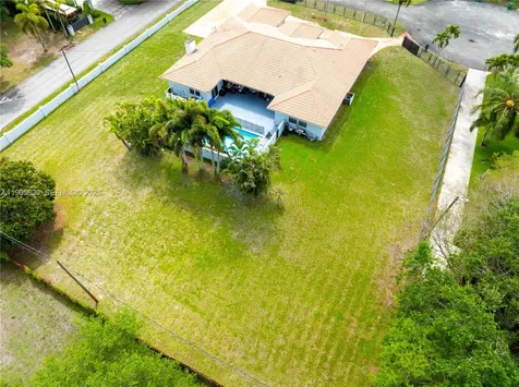 5303 SW 111th Terrace Davie FL 33328