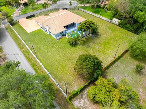 5303 SW 111th Terrace Davie FL 33328