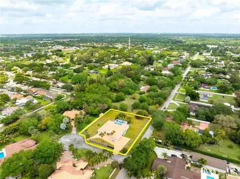 5303 SW 111th Terrace Davie FL 33328
