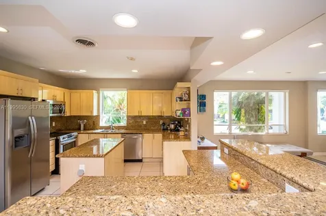 Bay Harbor Islands FL 33154