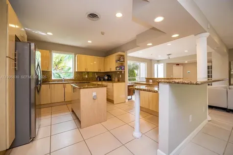 Bay Harbor Islands FL 33154