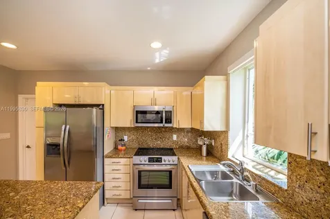 Bay Harbor Islands FL 33154