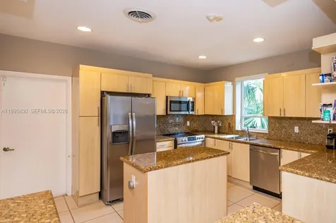 Bay Harbor Islands FL 33154