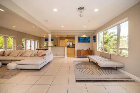 Bay Harbor Islands FL 33154