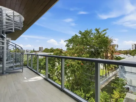 529 SW 11th Street Miami FL 33129