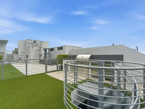 529 SW 11th Street Miami FL 33129