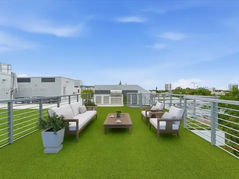 529 SW 11th Street Miami FL 33129