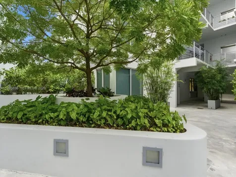 529 SW 11th Street Miami FL 33129