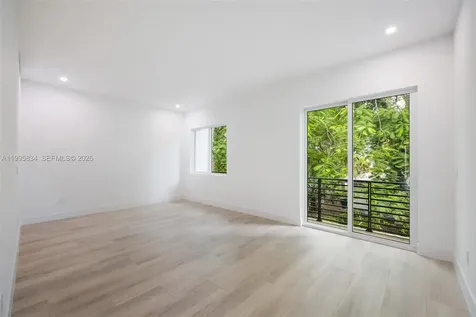 3164 Plaza Street Coconut Grove FL 33133