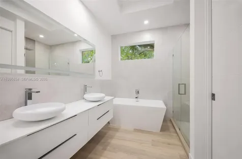 3164 Plaza Street Coconut Grove FL 33133