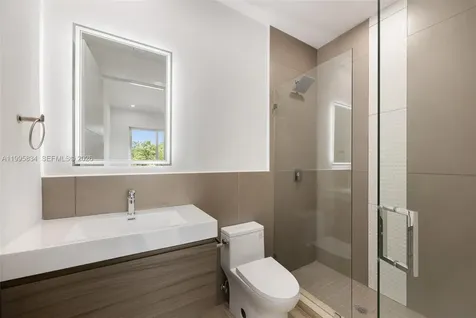3164 Plaza Street Coconut Grove FL 33133