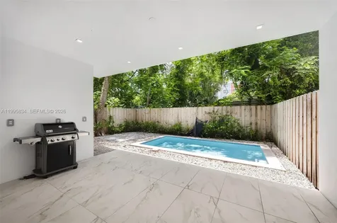 3164 Plaza Street Coconut Grove FL 33133
