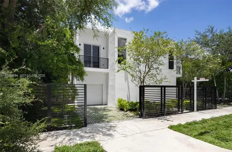 3164 Plaza Street Coconut Grove FL 33133