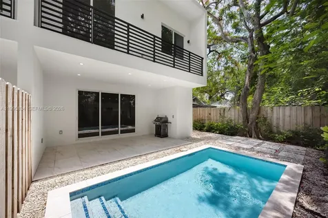 3164 Plaza Street Coconut Grove FL 33133