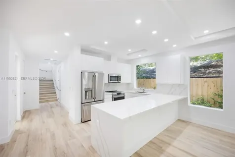 3164 Plaza Street Coconut Grove FL 33133
