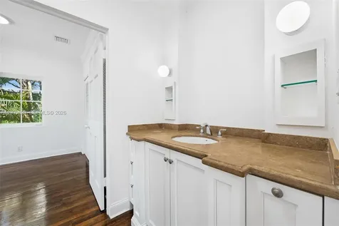 1545 Meridian Avenue Miami Beach FL 33139
