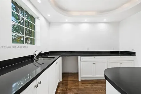 1545 Meridian Avenue Miami Beach FL 33139
