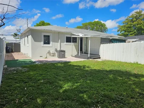 5816 SW 9th Street West Miami FL 33144