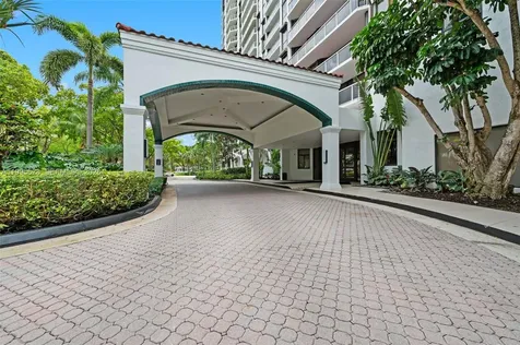 3640 Yacht Club Drive Aventura FL 33180
