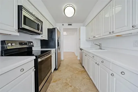3640 Yacht Club Drive Aventura FL 33180