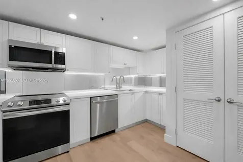 555 NE 34th Street Miami FL 33137