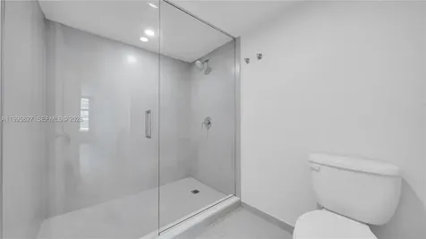 555 NE 34th Street Miami FL 33137