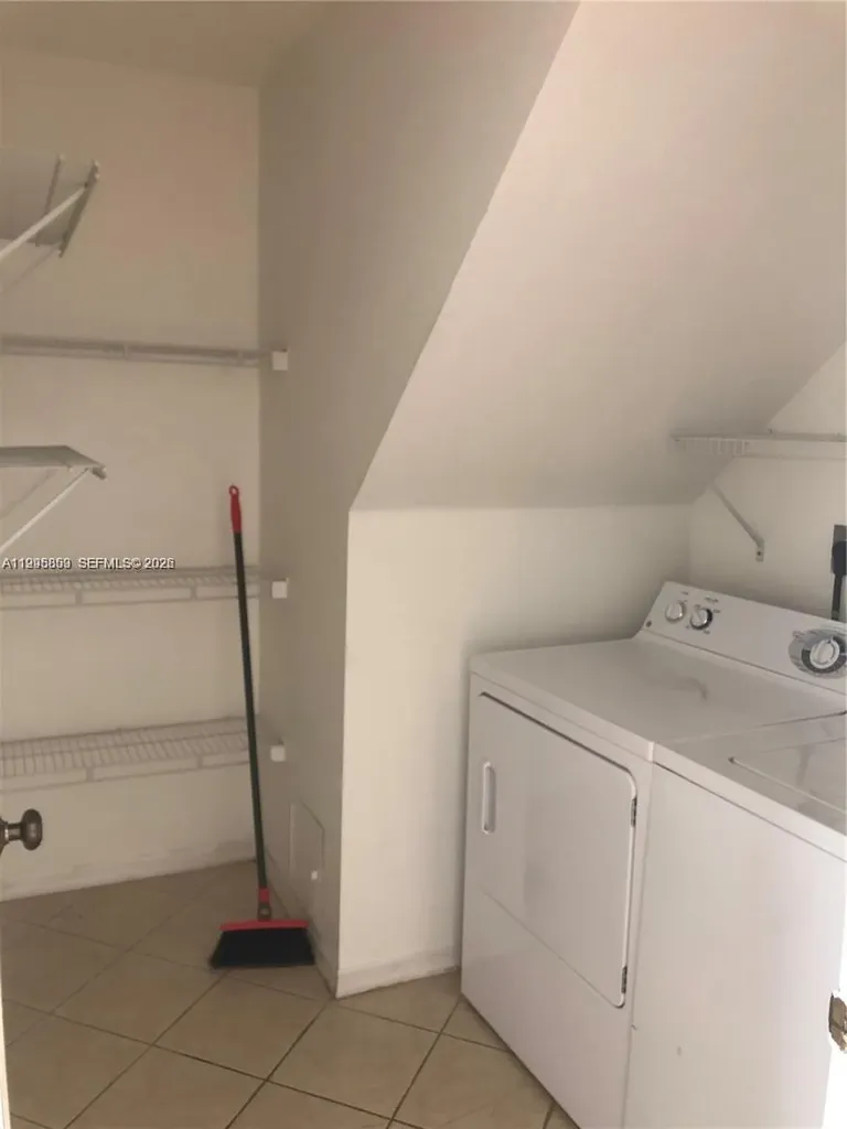 157 Hidden Ct Road Hollywood FL 33023