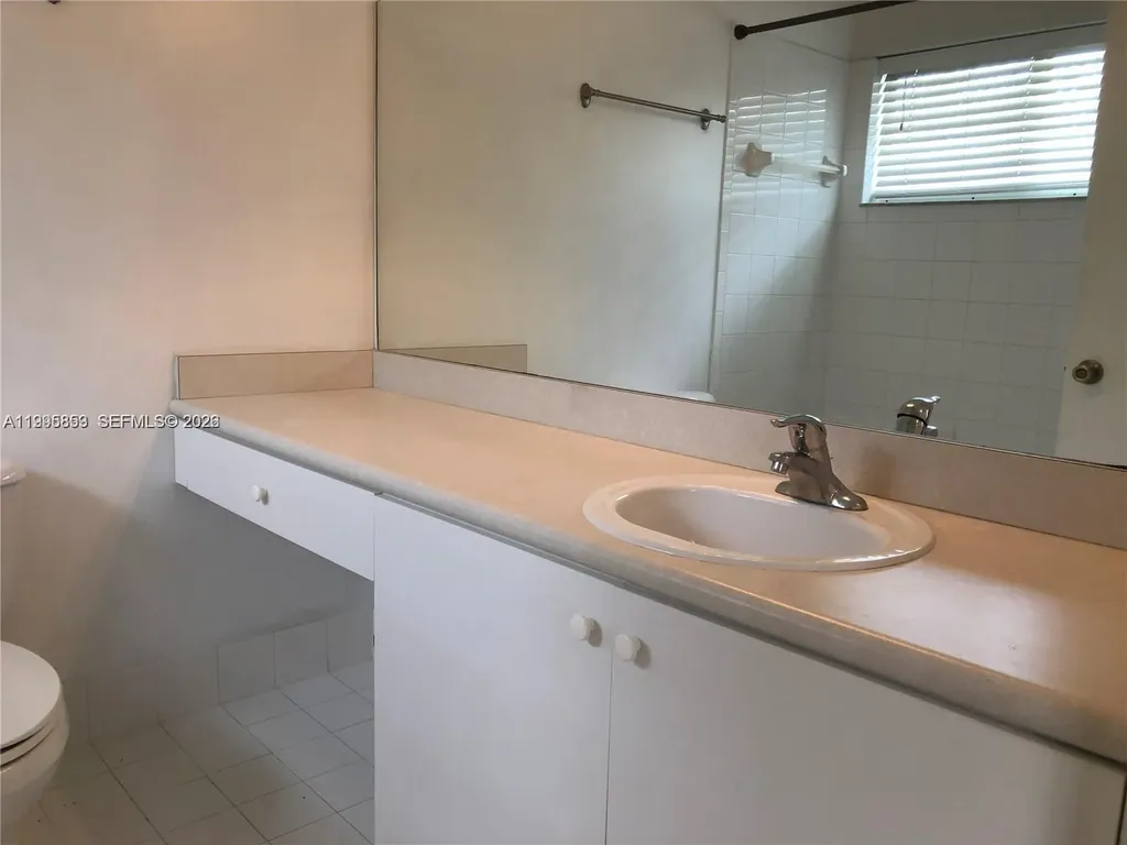 157 Hidden Ct Road Hollywood FL 33023