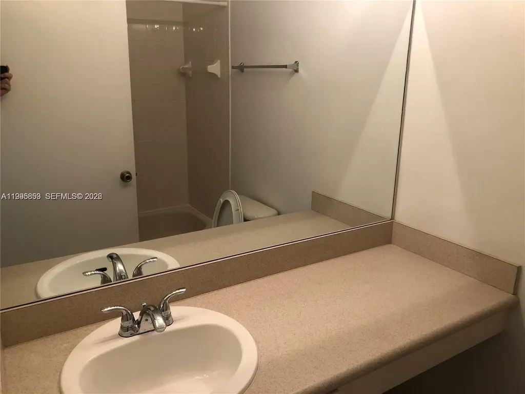 157 Hidden Ct Road Hollywood FL 33023