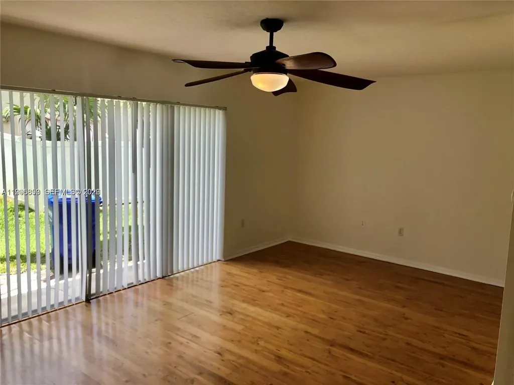 157 Hidden Ct Road Hollywood FL 33023