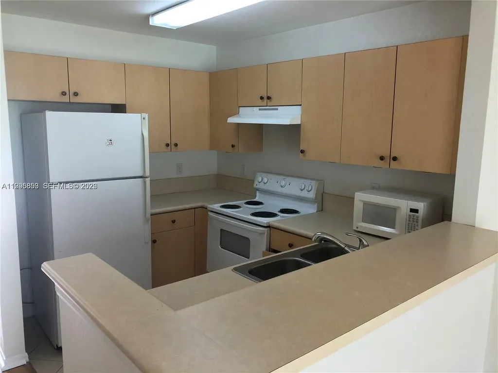 157 Hidden Ct Road Hollywood FL 33023