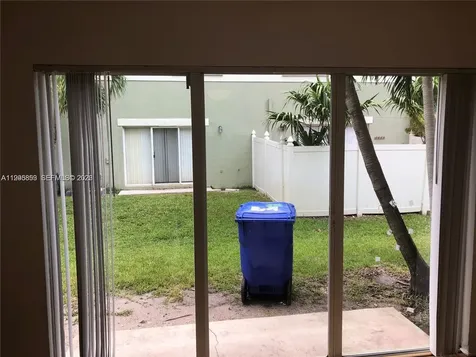 157 Hidden Ct Road Hollywood FL 33023