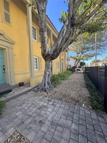 510 76 Miami Beach FL 33141