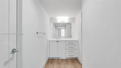 555 NE 34th Street Miami FL 33137