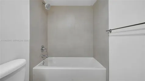 555 NE 34th Street Miami FL 33137