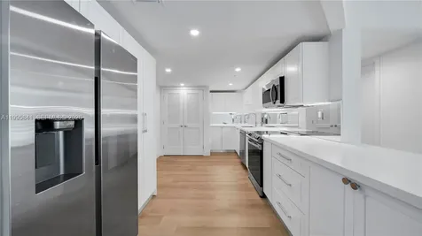 555 NE 34th Street Miami FL 33137
