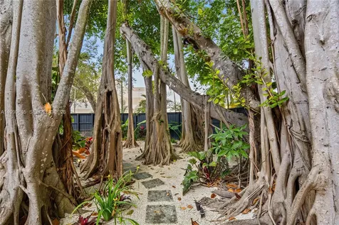 4002 Kumquat Avenue Miami FL 33133