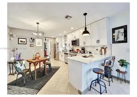 381 NE 42nd Street Oakland Park FL 33334