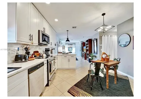 381 NE 42nd Street Oakland Park FL 33334