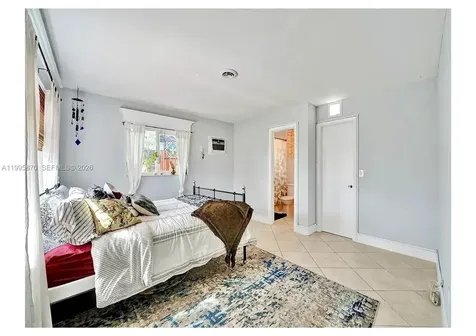 381 NE 42nd Street Oakland Park FL 33334