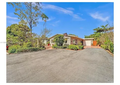 381 NE 42nd Street Oakland Park FL 33334