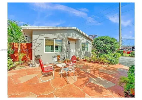381 NE 42nd Street Oakland Park FL 33334