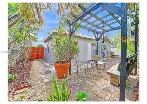 381 NE 42nd Street Oakland Park FL 33334