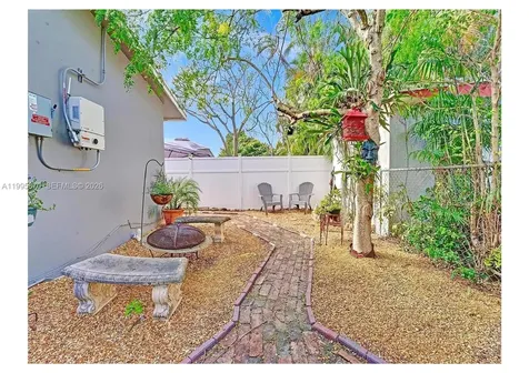 381 NE 42nd Street Oakland Park FL 33334