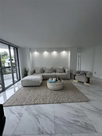 19195 NE 36th Court Aventura FL 33180