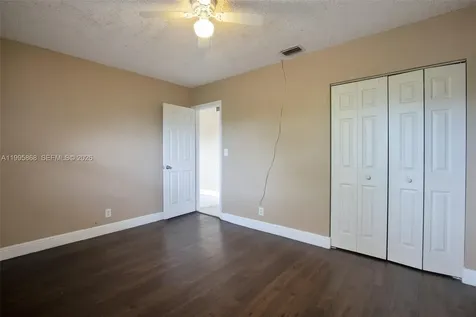 4061 N Dixie Highway Oakland Park FL 33334