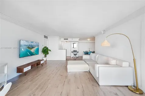 2000 Towerside Terrace Miami FL 33138