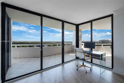 2000 Towerside Terrace Miami FL 33138
