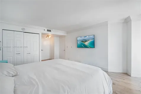 2000 Towerside Terrace Miami FL 33138